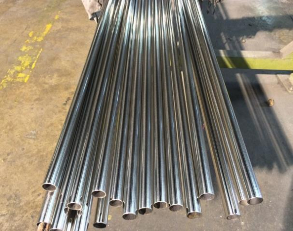 304不銹鋼管新到貨源發(fā)貨